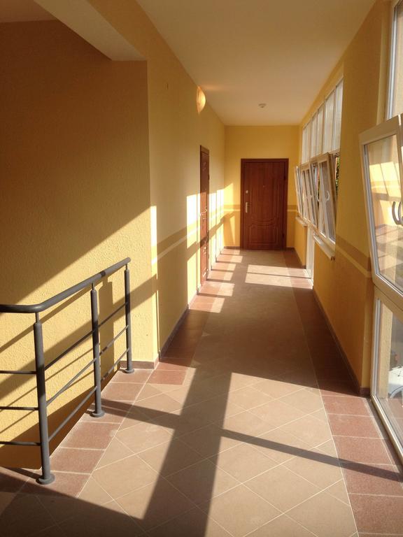 Gil Apartments, On Mynaiska 18 ウージュホロド エクステリア 写真