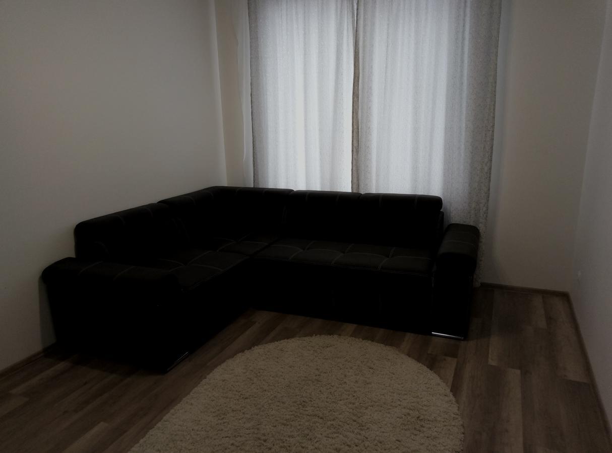 Gil Apartments, On Mynaiska 18 ウージュホロド エクステリア 写真
