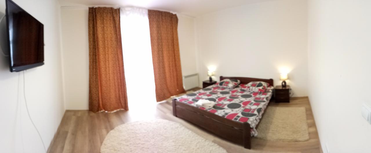 Gil Apartments, On Mynaiska 18 ウージュホロド エクステリア 写真