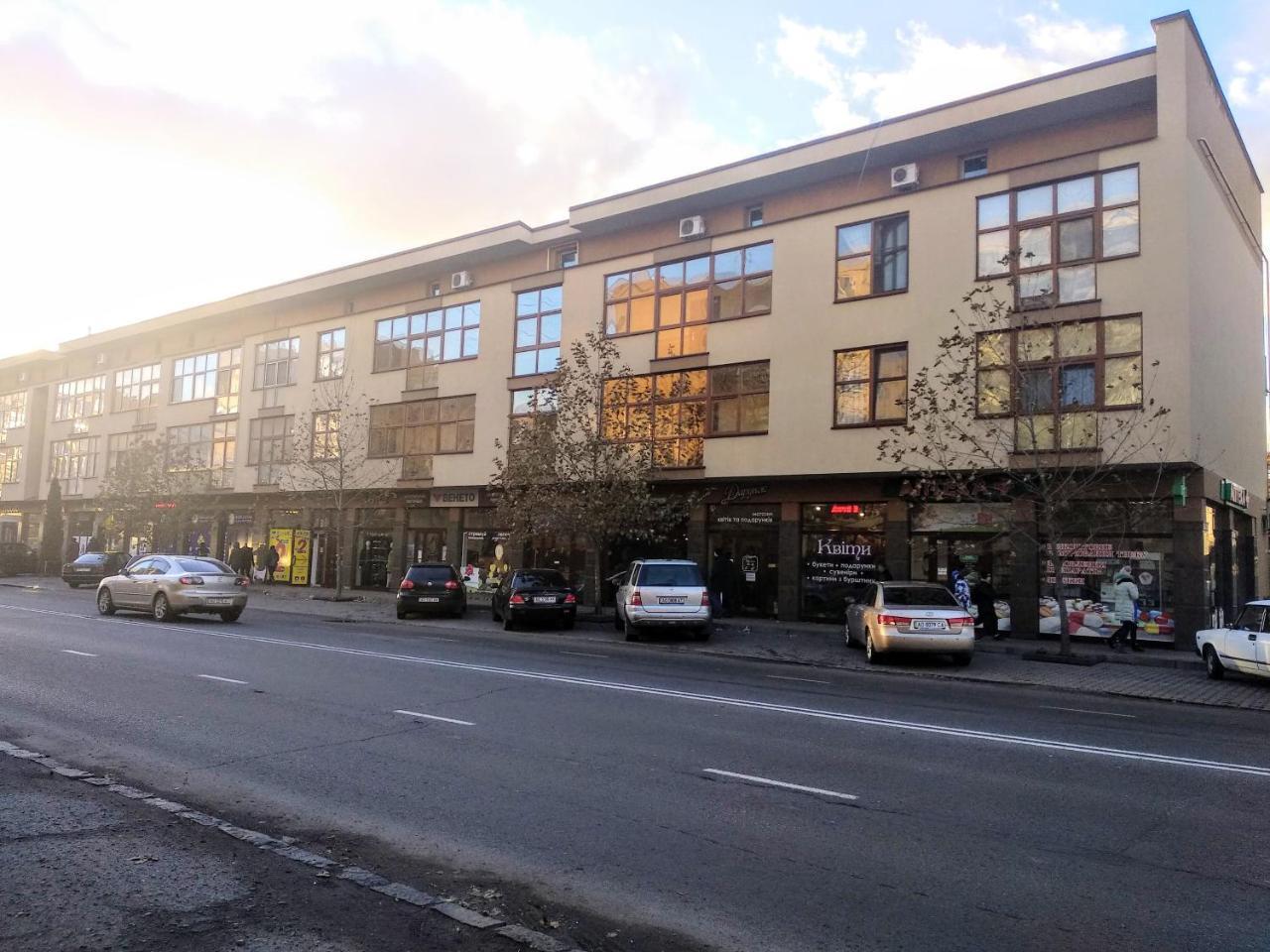 Gil Apartments, On Mynaiska 18 ウージュホロド エクステリア 写真